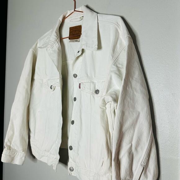 LEVIS Women’s White Silver Button Ex Boyfriend Denim Jacket Size Small - Picture 6 of 11